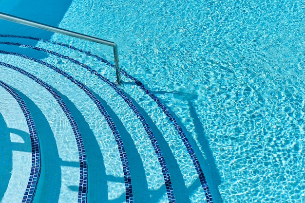 Istanbul-Havuz-Firmasi..